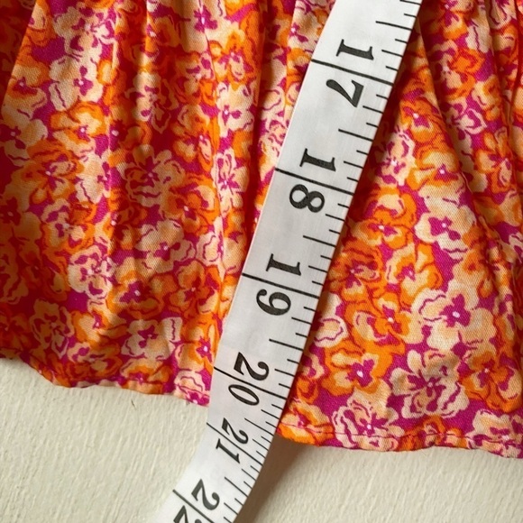 CeCe Orange Floral Puffed Sleeve Cropped Top - Picture 9 of 10